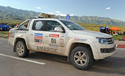 The new pickup impressively demonstrated that it can cope with even the most stringent conditions by passing the 2010 Dakar Rally endurance test. The Amarok was the official escort vehicle for the circuit through Argentina and Chile, and neither temperatures of 50°C nor 4,700 metre high mountain passes were able to daunt it. The Amarok is not only in its element off the road but also cuts a fine figure in city traffic.